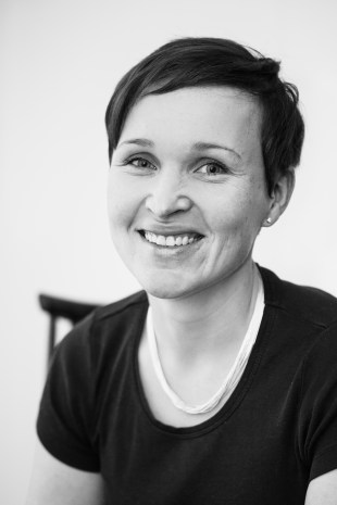 henna_kirjailijakuva